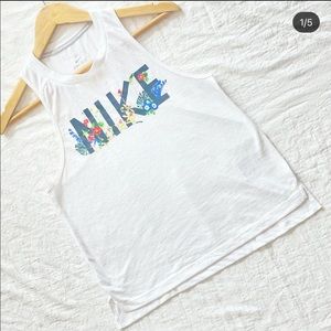 Nike women Racerback Tank Preloved